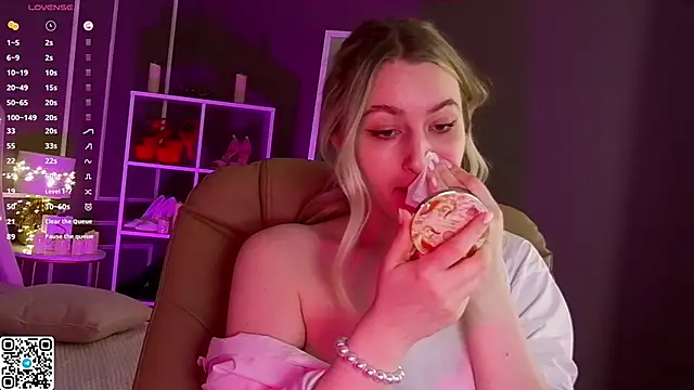 elinanortas online show from 03/05/25, 04:13