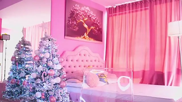 Snapshot of AshleySinn chatting on 12/18/25, 10:10 AshleySinn online show from 12/18/25, 10:10