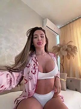 Snapshot of AshleySinn chatting on 02/14/26, 12:02 AshleySinn online show from 02/14/26, 12:02