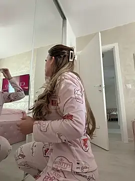 Snapshot of AshleySinn chatting on 03/10/26, 08:30 AshleySinn online show from 03/10/26, 08:30