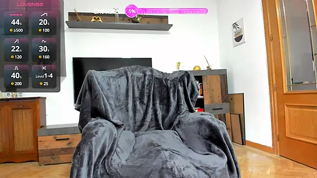 Snapshot of adellle chatting on 02/04/25, 10:43 adellle online show from 02/04/25, 10:43