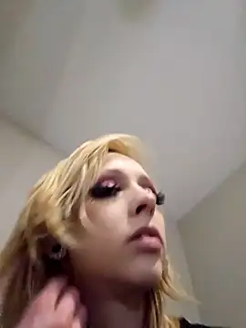 AmethystFoxx online show from 02/05/25, 06:04