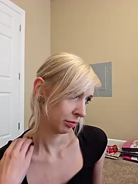 AmethystFoxx online show from 09/13/25, 06:51