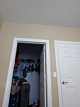 AmethystFoxx online show from 09/29/25, 07:51