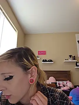 AmethystFoxx online show from 06/20/26, 05:38