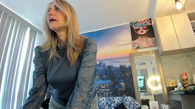 Snapshot of ashleymilf_1 chatting on 09/08/25, 03:22 ashleymilf 1 online show from 09/08/25, 03:22
