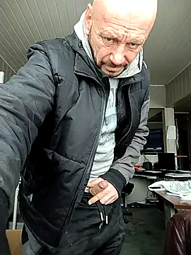 Snapshot of wilkalfa chatting on 02/18/26, 11:17 wilkalfa online show from 02/18/26, 11:17