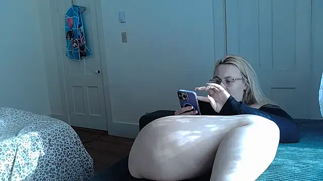 Snapshot of ashleyblaydex chatting on 02/08/26, 07:28 ashleyblaydex online show from 02/08/26, 07:28