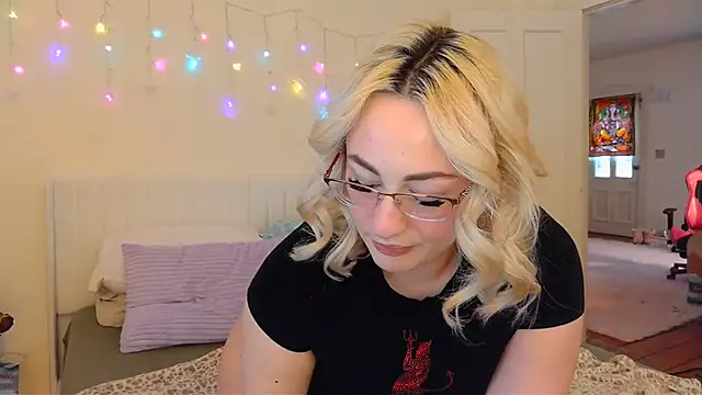 Snapshot of ashleyblaydex chatting on 02/17/26, 08:59 ashleyblaydex online show from 02/17/26, 08:59