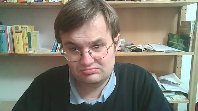 Snapshot of makau1 chatting on 10/30/25, 10:54 makau1 online show from 10/30/25, 10:54