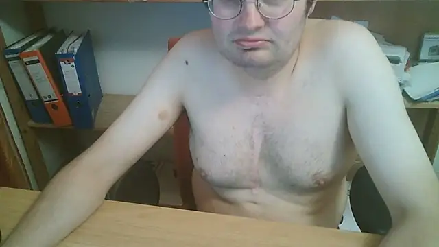 Snapshot of makau1 chatting on 06/02/26, 09:28 makau1 online show from 06/02/26, 09:28