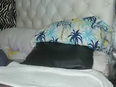 sharlot003 online show from 02/18/25, 11:22