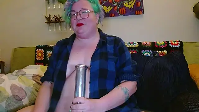 Snapshot of PotOfGreer chatting on 01/19/25, 10:49 PotOfGreer online show from 01/19/25, 10:49