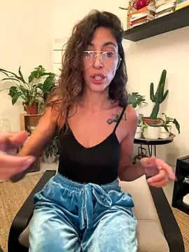 amanilouve online show from 10/13/25, 09:15