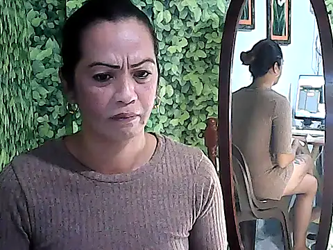 yummy 21xxx online show from 12/17/25, 02:56