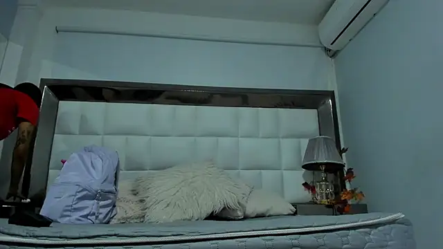 Snapshot of MiaConte chatting on 01/29/25, 07:22 MiaConte online show from 01/29/25, 07:22