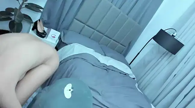 Snapshot of xTransQueenx chatting on 02/06/25, 05:25 xTransQueenx online show from 02/06/25, 05:25