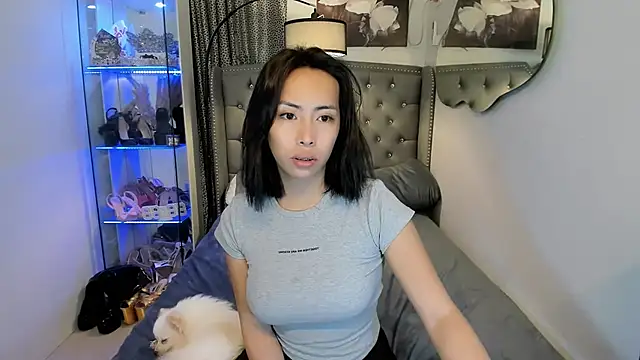 reighnempress online show from 10/23/25, 02:44