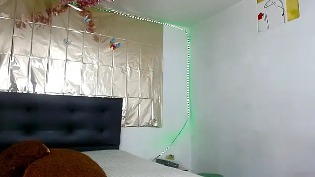 Snapshot of mussa_hott chatting on 10/15/25, 10:54 mussa hott online show from 10/15/25, 10:54