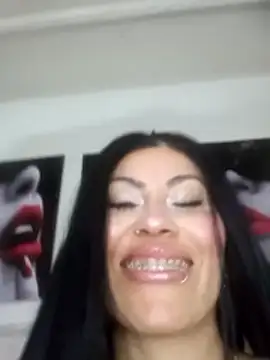 Snapshot of Tania_mature chatting on 04/04/26, 05:43 Tania mature online show from 04/04/26, 05:43