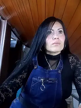 Snapshot of Tania_mature chatting on 04/15/26, 05:20 Tania mature online show from 04/15/26, 05:20