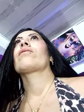 Snapshot of Tania_mature chatting on 04/25/26, 05:43 Tania mature online show from 04/25/26, 05:43