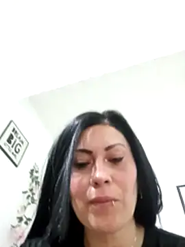 Snapshot of Tania_mature chatting on 04/30/26, 03:51 Tania mature online show from 04/30/26, 03:51