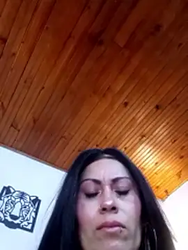 Snapshot of Tania_mature chatting on 05/06/26, 05:18 Tania mature online show from 05/06/26, 05:18