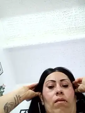 Snapshot of Tania_mature chatting on 05/12/26, 05:10 Tania mature online show from 05/12/26, 05:10