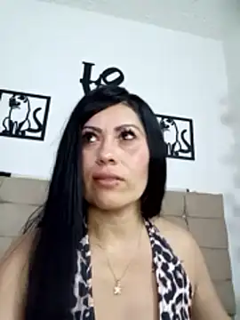 Snapshot of Tania_mature chatting on 06/19/26, 05:50 Tania mature online show from 06/19/26, 05:50