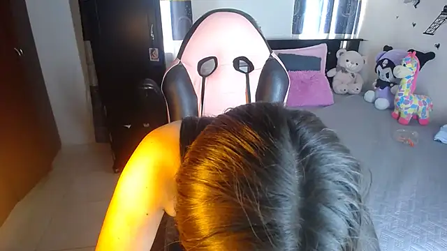 Snapshot of violeta_campbell chatting on 10/24/25, 06:37 violeta campbell online show from 10/24/25, 06:37