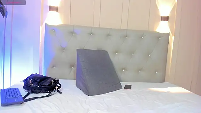 nicol snow online show from 01/23/25, 01:13