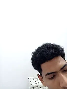 Snapshot of riquer09 chatting on 09/28/25, 03:56 riquer09 online show from 09/28/25, 03:56