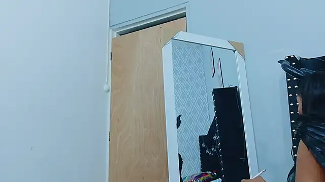 colombiamommy online show from 10/31/25, 12:39