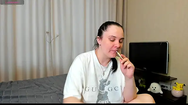 Snapshot of AlanaBrox chatting on 06/29/26, 12:38 AlanaBrox online show from 06/29/26, 12:38