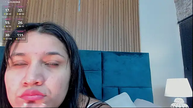Snapshot of Kareena_chopra chatting on 06/16/26, 12:19 Kareena chopra online show from 06/16/26, 12:19