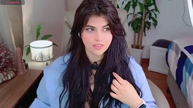 Alyaa s online show from 06/07/26, 01:48