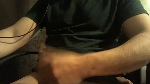 Snapshot of chic0secret0 chatting on 03/30/26, 09:32 chic0secret0 online show from 03/30/26, 09:32