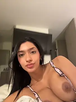 Snapshot of kendall_ruiz chatting on 04/21/26, 01:42 kendall ruiz online show from 04/21/26, 01:42