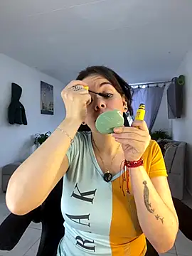 carolina16love online show from 10/18/25, 09:48