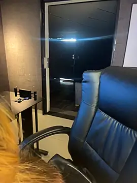 Snapshot of Emiily_W chatting on 02/10/26, 01:04 Emiily W online show from 02/10/26, 01:04