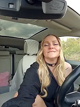 Snapshot of Bondgirl_013 chatting on 10/23/25, 10:58 Bondgirl 013 online show from 10/23/25, 10:58