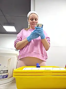 Snapshot of Bondgirl_013 chatting on 01/15/26, 03:16 Bondgirl 013 online show from 01/15/26, 03:16