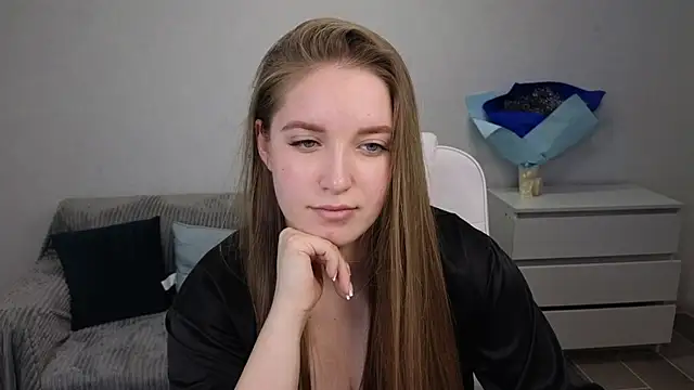 EvaMaddison online show from 01/01/25, 12:00