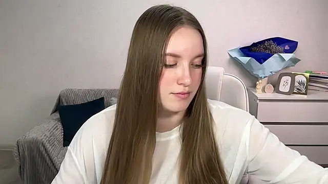 EvaMaddison online show from 11/21/25, 07:56