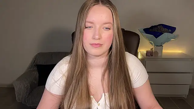 EvaMaddison online show from 04/25/26, 07:33