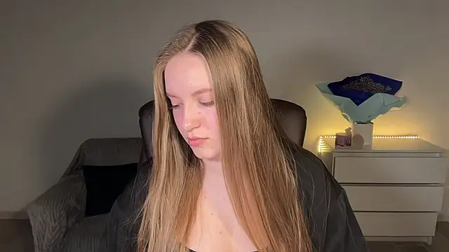 EvaMaddison online show from 04/26/26, 07:33