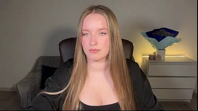 EvaMaddison online show from 05/11/26, 12:05