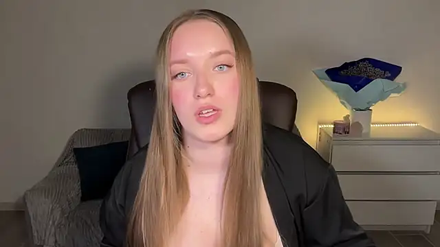 EvaMaddison online show from 05/15/26, 08:49