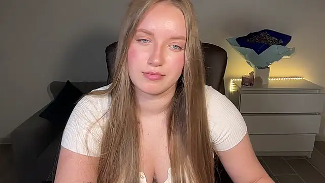EvaMaddison online show from 06/07/26, 06:55